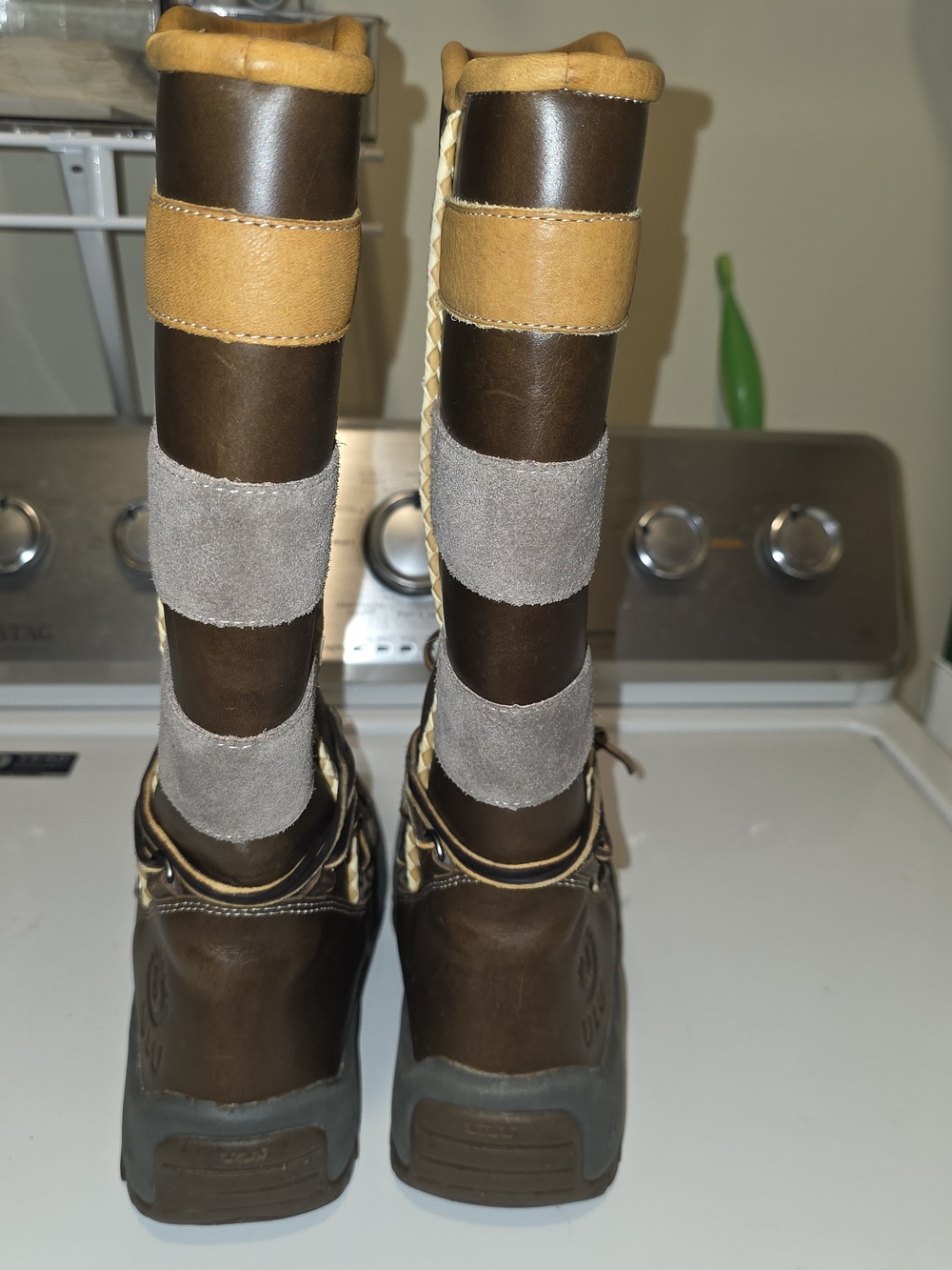 Ulu Caribou Lark Women's Brown, Tan & Gray Waterproof Winter Boots - Picture 5 of 8
